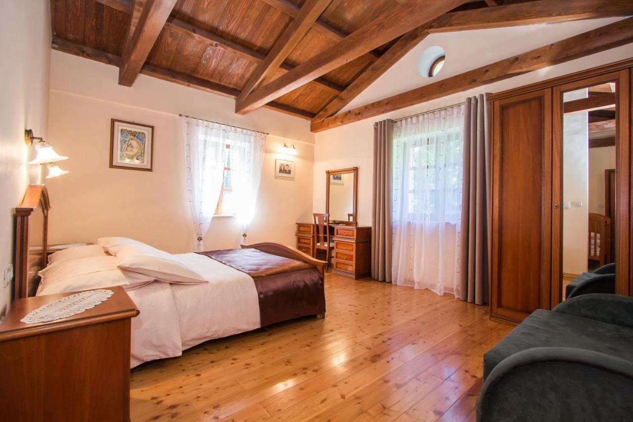 Villa Kringa Tinjan Exteriör bild