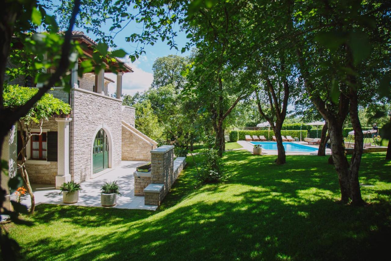 Villa Kringa Tinjan Exteriör bild