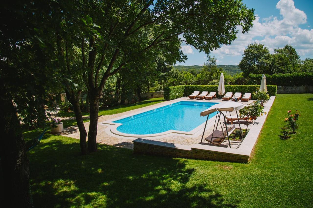 Villa Kringa Tinjan Exteriör bild
