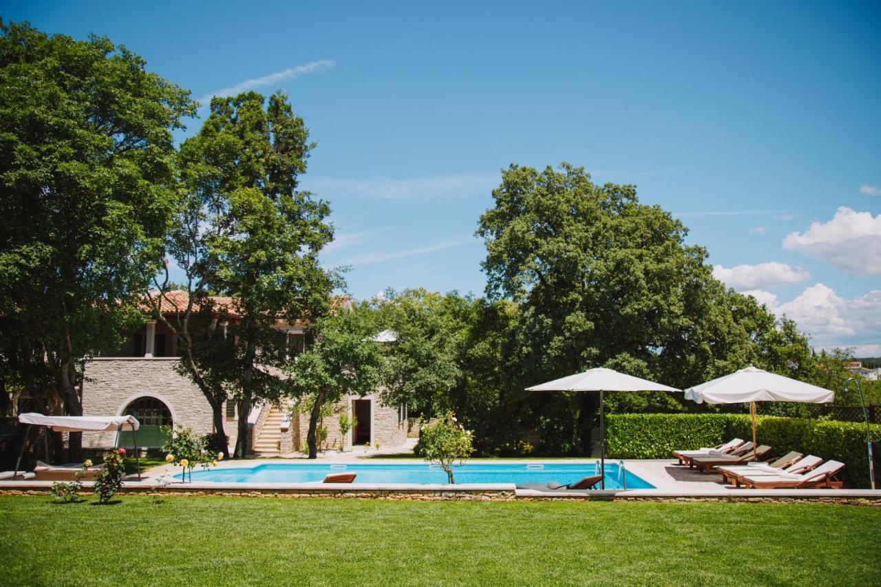 Villa Kringa Tinjan Exteriör bild