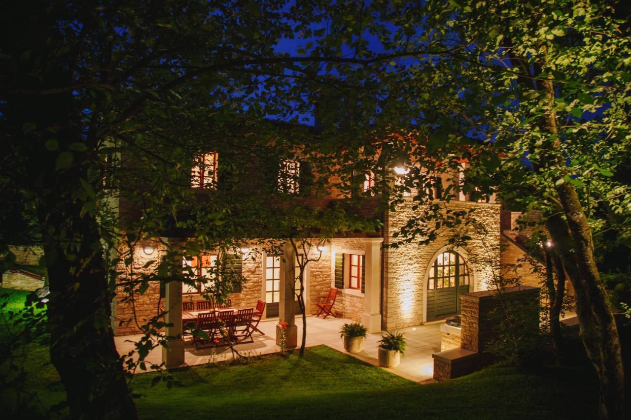Villa Kringa Tinjan Exteriör bild