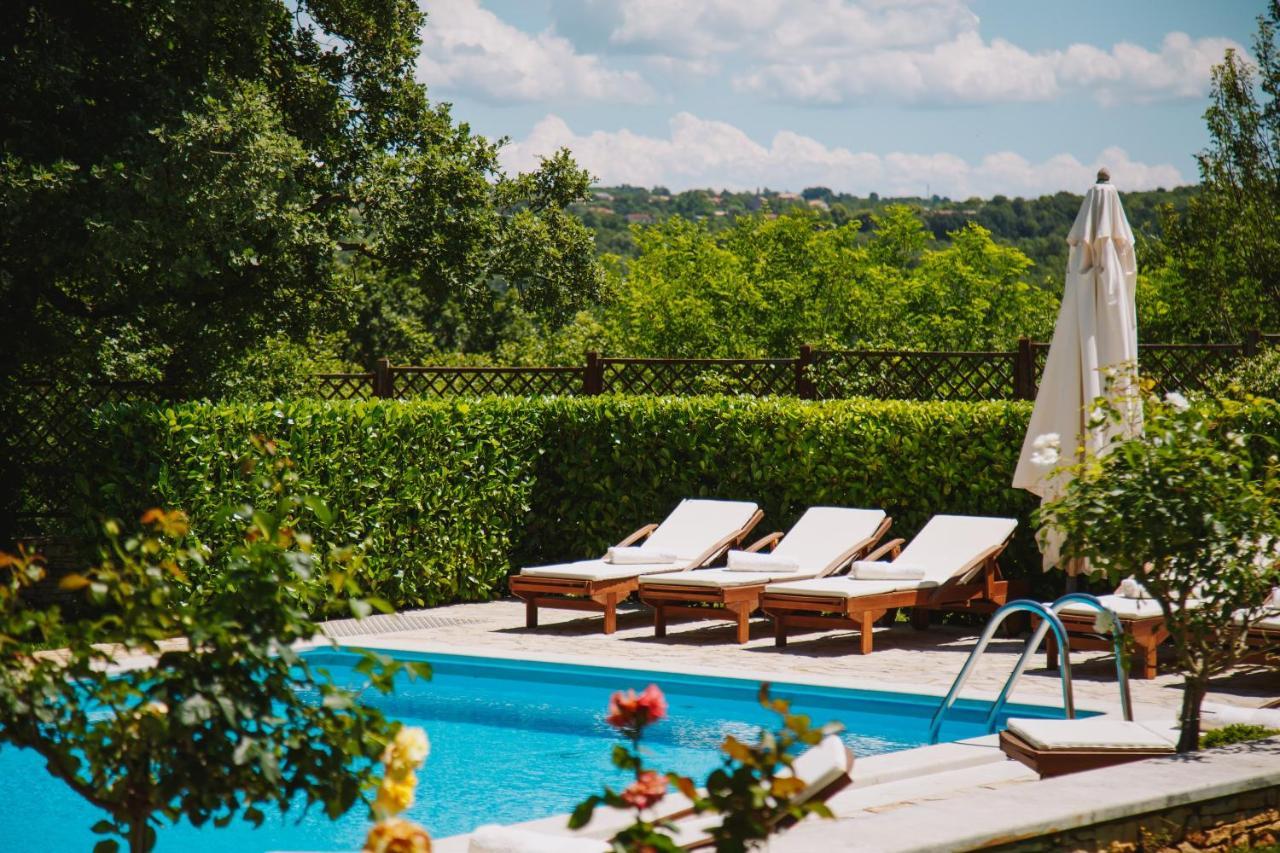 Villa Kringa Tinjan Exteriör bild